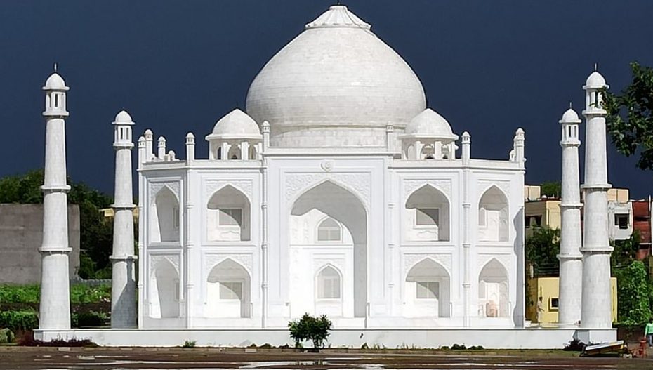 Man builds Taj Mahal-like home in MP's Burhanpur – Welcome to The South  Asian Times