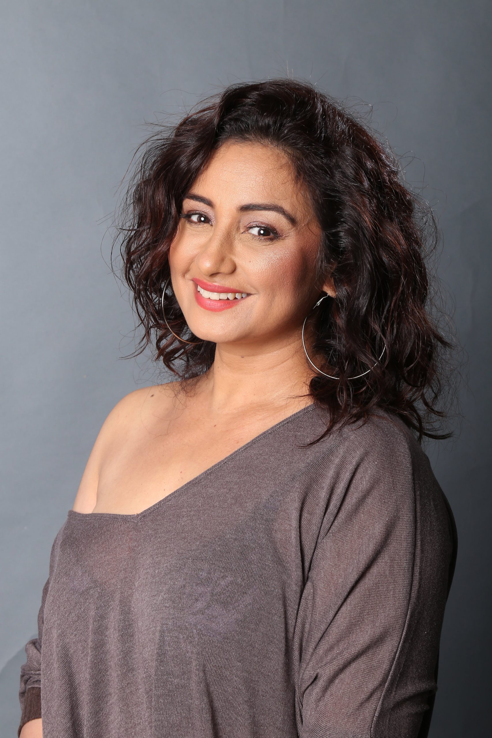 Divya Dutta Talks About Her Second Book - The Stars In Her Sky - Vibes Of  India
