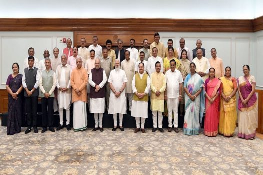 चुनावी मोड़ में पीएम मोदी , एक सप्ताह में दूसरी बार गुजरात सांसदों को पढ़ाया पाठ