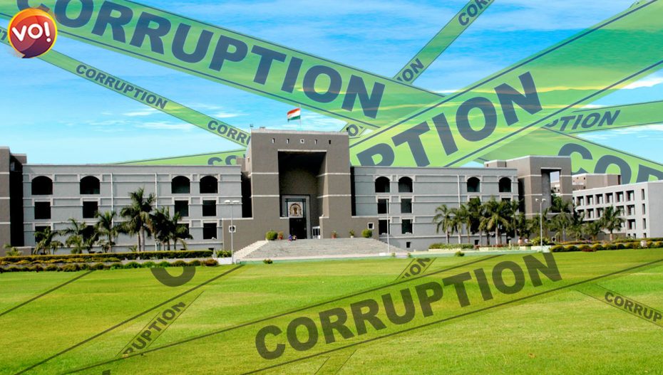 गुजरात उच्च न्यायालय ने भ्रष्टाचार के मामले में शामिल सरकारी कर्मचारी को अग्रिम जमानत दे दी। एसीबी पुलिस स्टेशन जूनागढ़ में दर्ज प्राथमिकी में लोक सेवक पर भ्रष्टाचार निवारण अधिनियम, 1988 की धारा 13 (1) (बी) और 13 (2) का आरोप लगाया गया है।