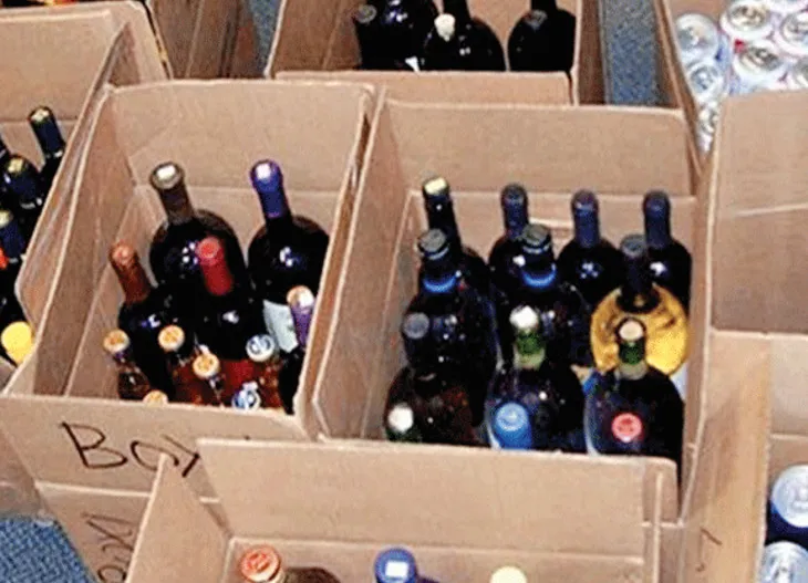 चांदखेड़ा गोदाम में छापेमारी के दौरान 39 लाख मूल्य की विदेशी शराब जब्त, एक ट्रक व 10 कार जब्त