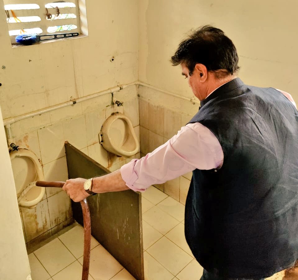 Education Minister’s Cleanliness Message In Kamrej