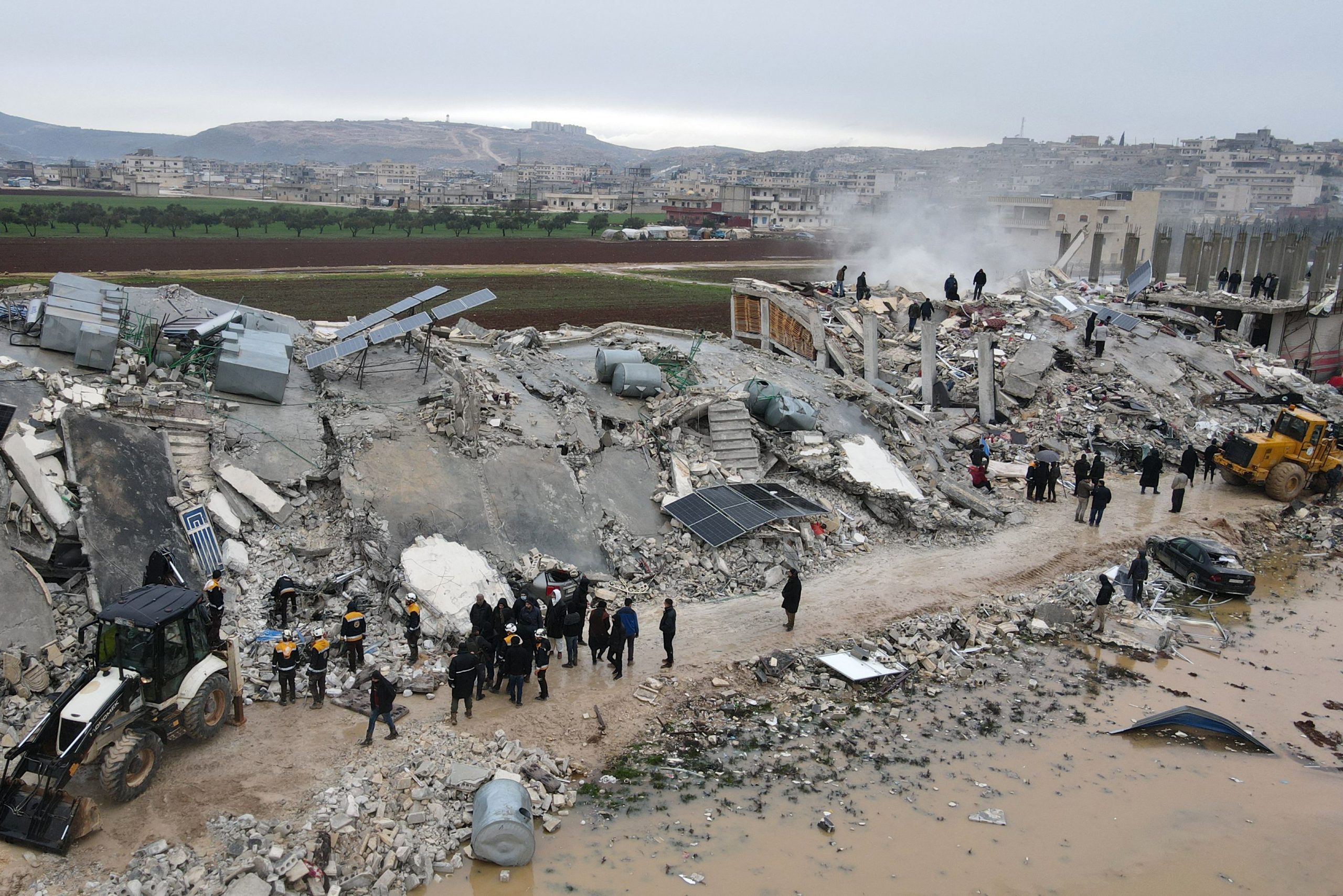 Rescuers Scramble In Turkey, Syria Toll Spikes To 4,300