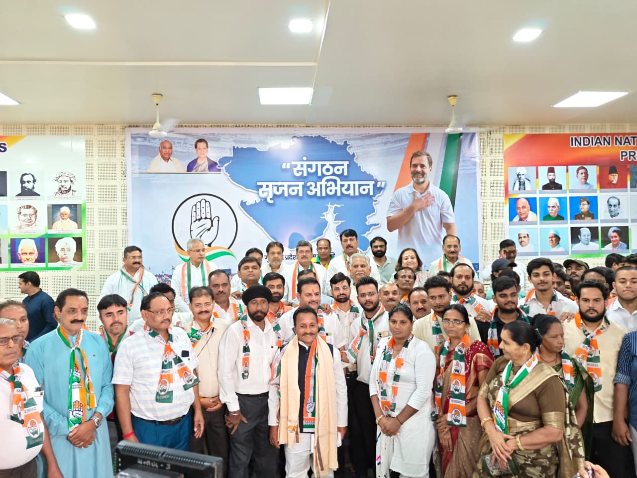 AAP leaders join Congress