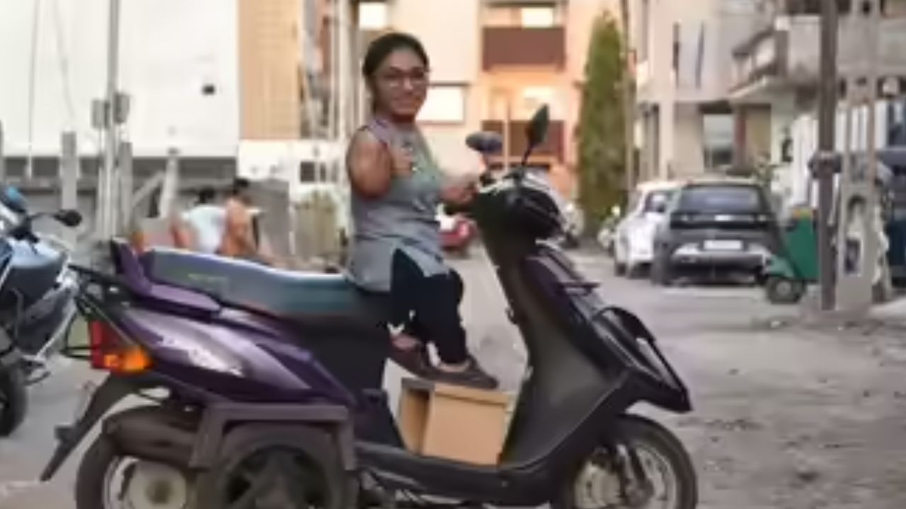 2-ft-tall tutor surmounts odds, becomes prof