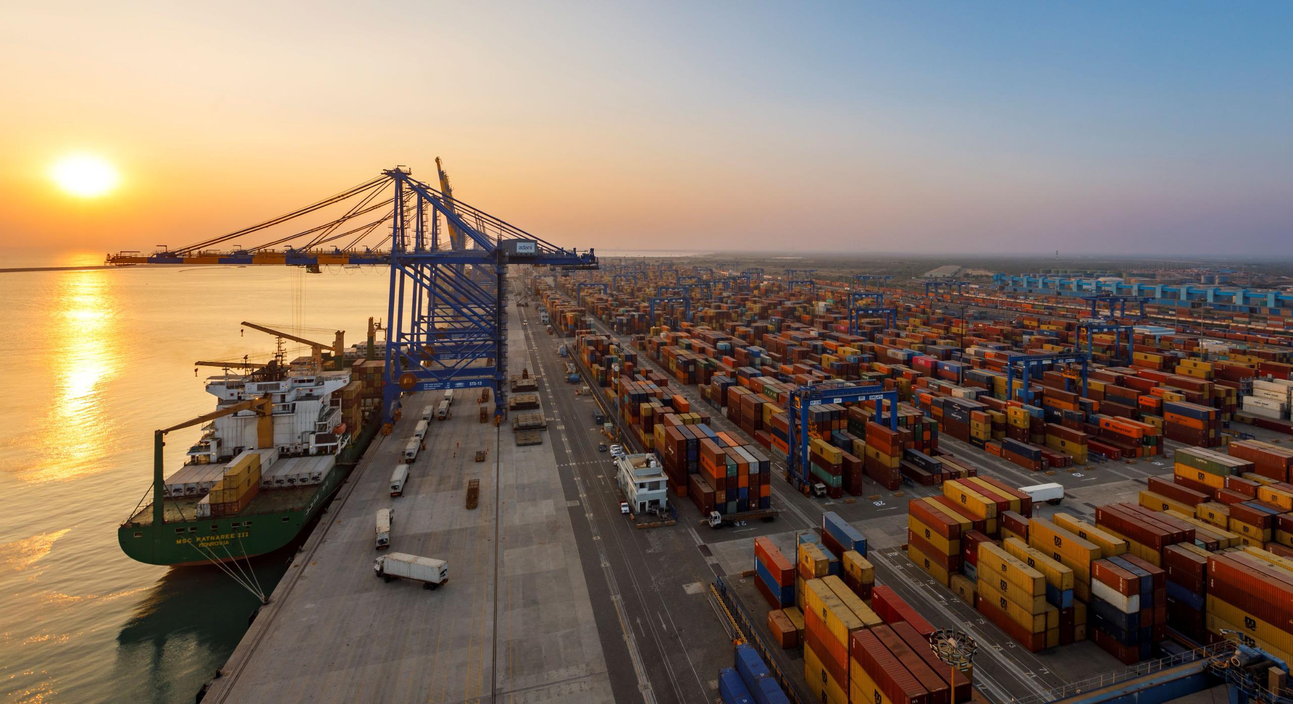 Adani Ports 500 मिलियन टन कार्गो