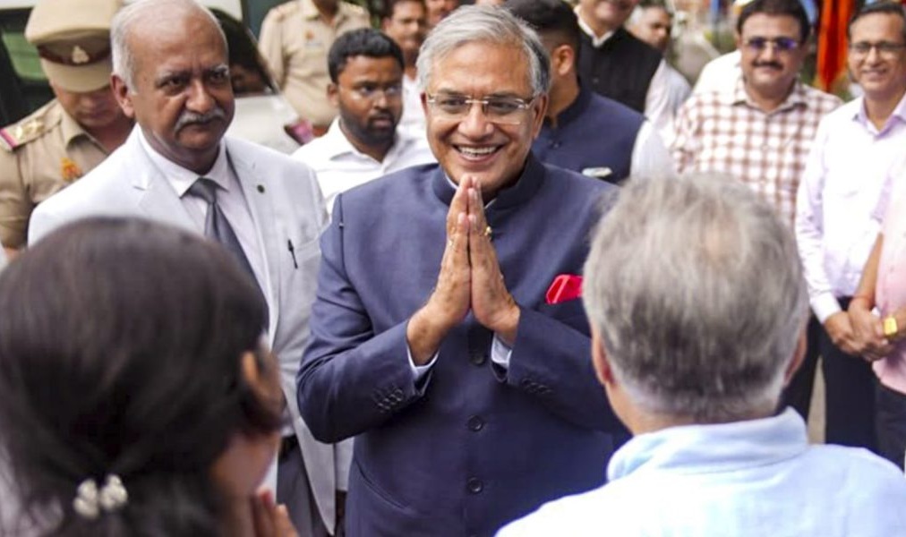 EC Ducks, Tries To Make Light Of Serious Questions Emerging From Revelations Of Differences In Commission